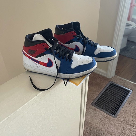 Jordan 1s - Picture 3 of 5